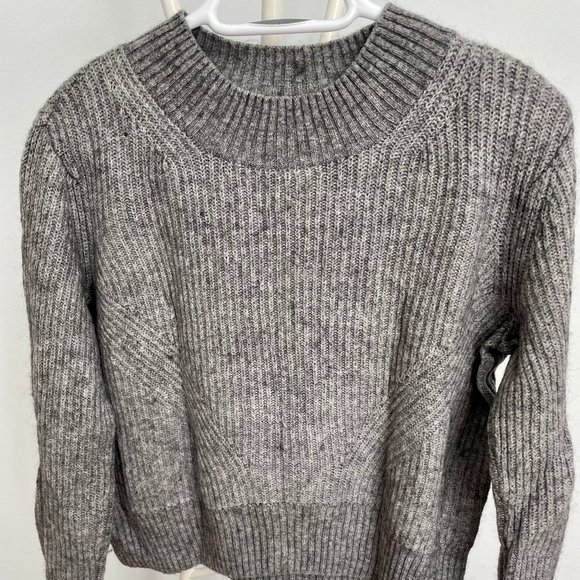 H&M - Sweater - Size M -  Grey - GUC - Picture 1 of 3